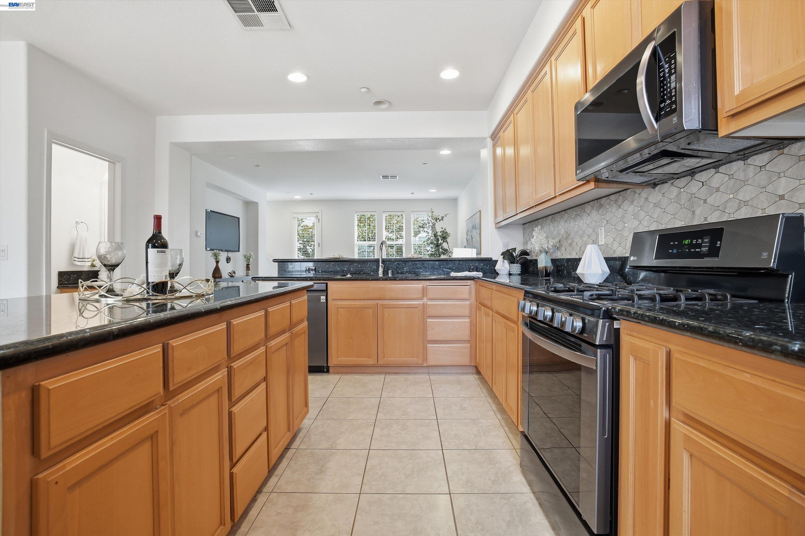 2833 Alnwick Avenue, Unit 7 Livermore, CA 94551 - Photo 23 of 37