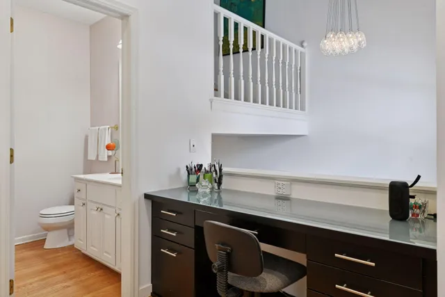 $815,000 | 103 Edgewood Court, Wayzata, MN 55391