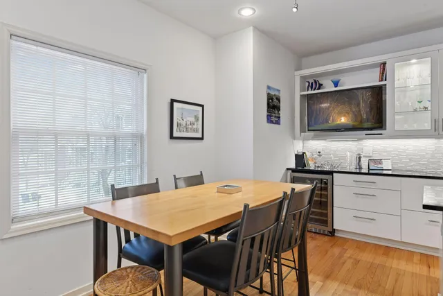 $815,000 | 103 Edgewood Court, Wayzata, MN 55391