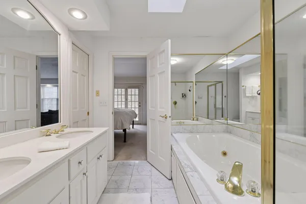 $799,000 | 103 Edgewood Court, Wayzata, MN 55391