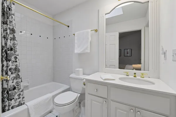 $799,000 | 103 Edgewood Court, Wayzata, MN 55391