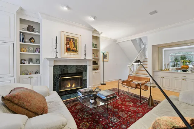 $815,000 | 103 Edgewood Court, Wayzata, MN 55391