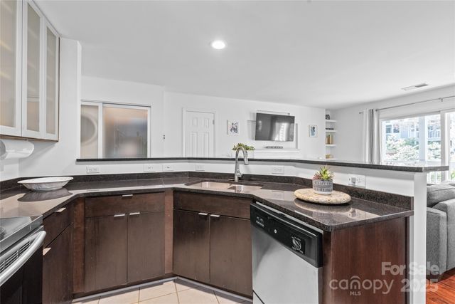 $238,000 | 525 North Graham Street, Unit 2F, Charlotte, NC 28202