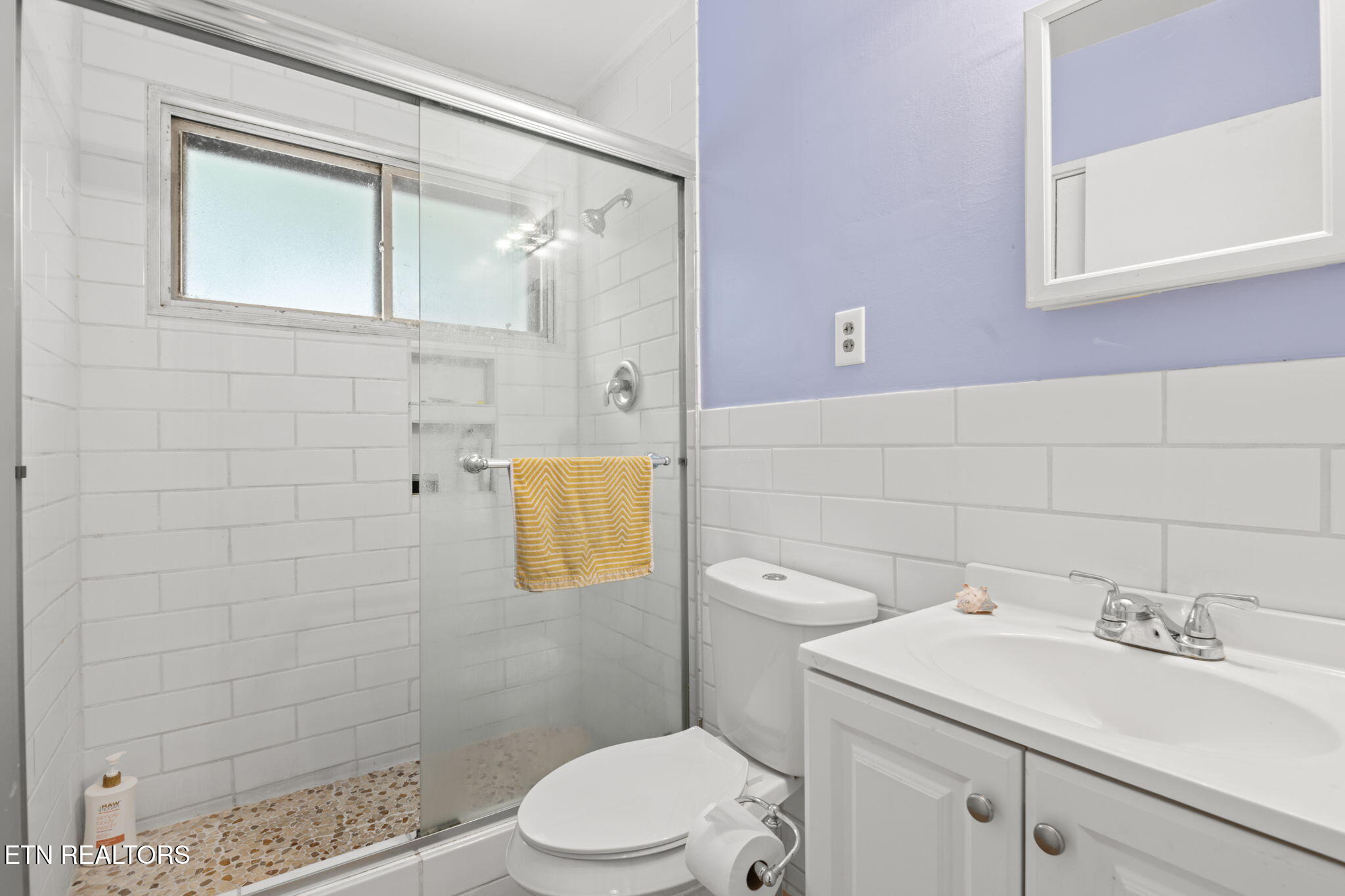 109 Albany Road Oak Ridge, TN 37830 - Photo 13 of 29 Main level bathroom