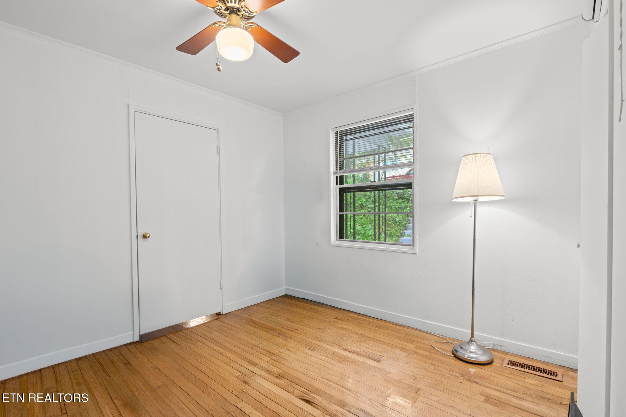 109 Albany Road Oak Ridge, TN 37830 - Photo 16 of 29 4-web-or-mls-109 Albany-4333(1)-Edit