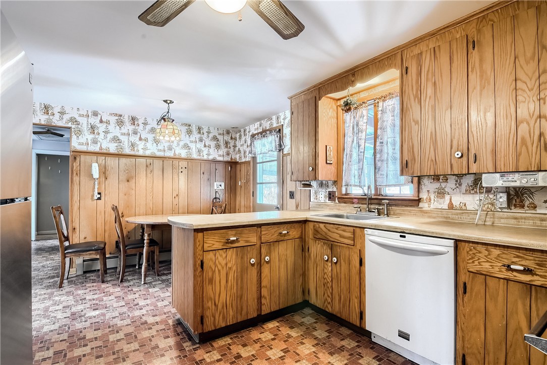 32 Charlotte Street Coventry, RI 02816 - Photo 14 of 45