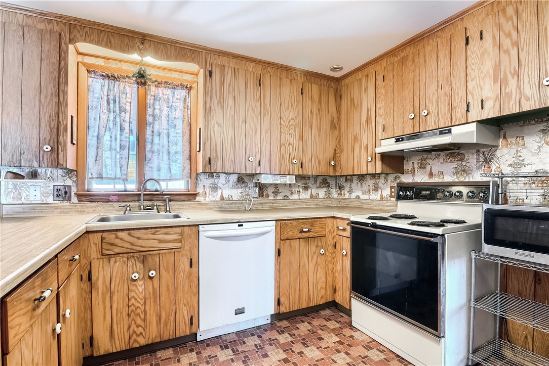 32 Charlotte Street Coventry, RI 02816 - Photo 15 of 45