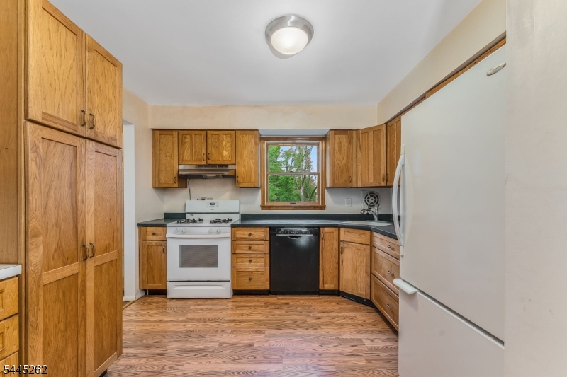1065 Papen Road Bridgewater, NJ 08807 - Photo 11 of 34