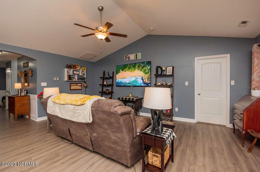 116 Comfort Road Richlands, NC 28574 - Photo 7 of 41 Living Room