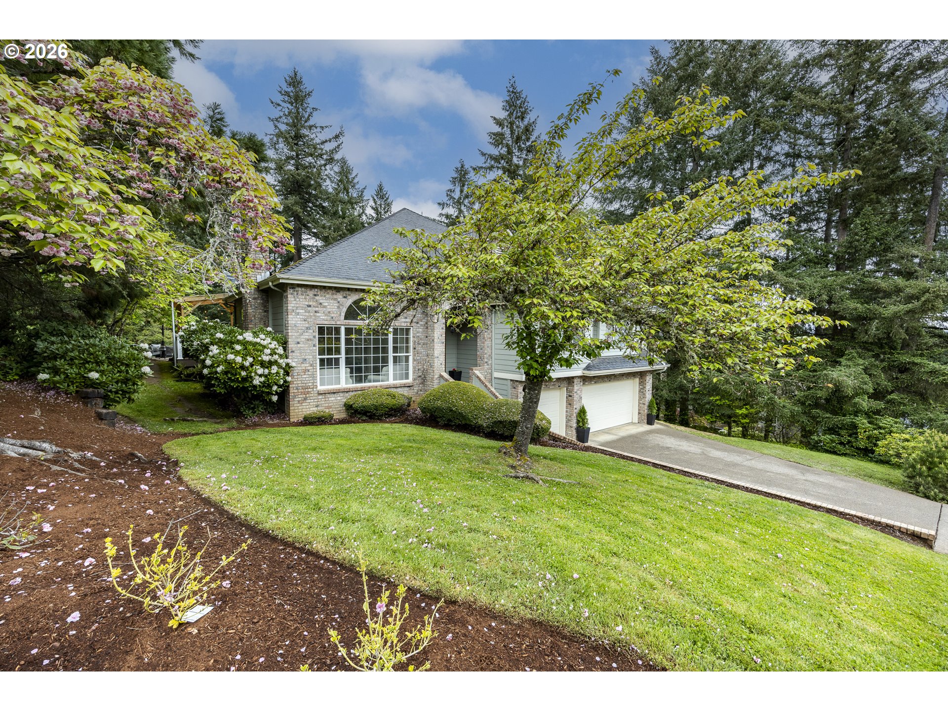 3071 Solomon Loop Eugene, OR 97405 - Photo 2 of 48