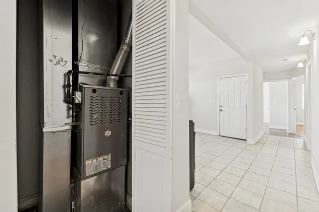 $2,100 | 7515 South Essex Avenue, Unit 3, Chicago, IL 60649