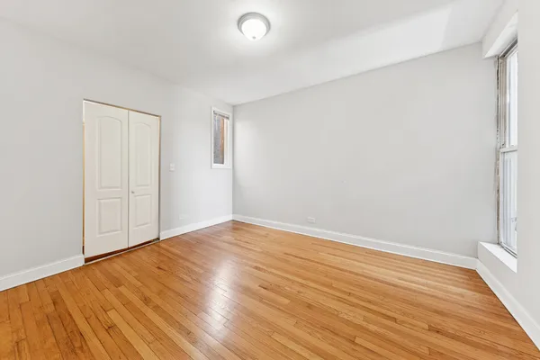 $2,000 | 7515 South Essex Avenue, Unit 3, Chicago, IL 60649