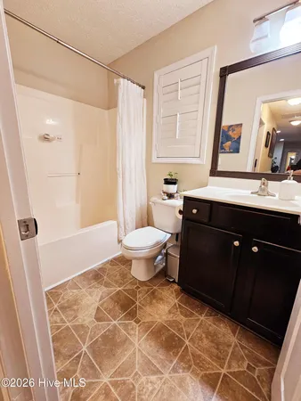 $2,150 | 300 Croatan Woods Drive, New Bern, NC 28562