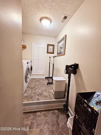 $2,150 | 300 Croatan Woods Drive, New Bern, NC 28562