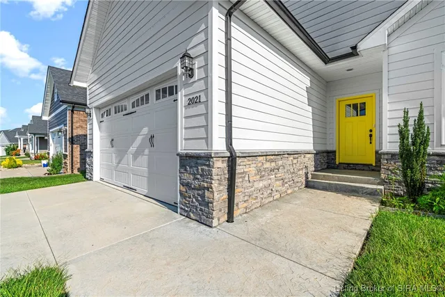 $433,800 | 2021 Prestwick Place, Henryville, IN 47126