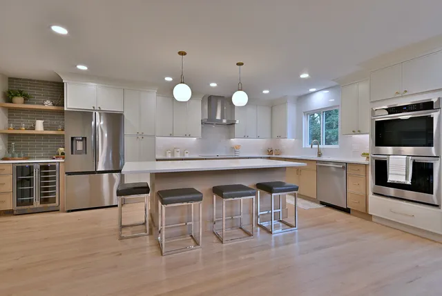 $1,100,000 | 705 Edgewood Avenue, Elmhurst, IL 60126