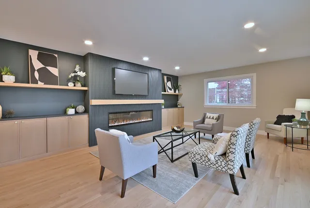 $1,100,000 | 705 Edgewood Avenue, Elmhurst, IL 60126