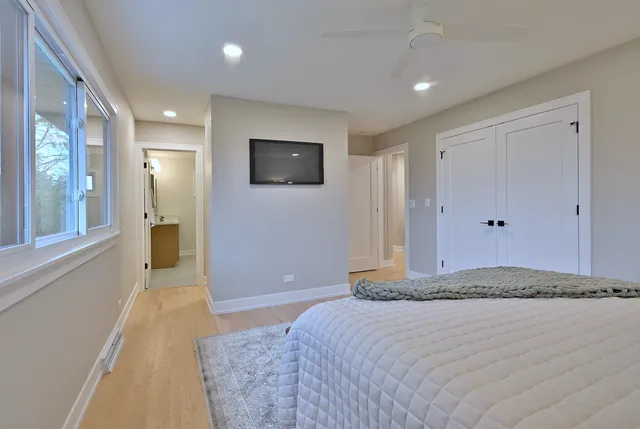 $1,100,000 | 705 Edgewood Avenue, Elmhurst, IL 60126