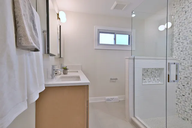 $1,100,000 | 705 Edgewood Avenue, Elmhurst, IL 60126