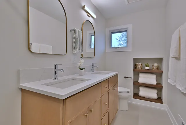 $1,100,000 | 705 Edgewood Avenue, Elmhurst, IL 60126