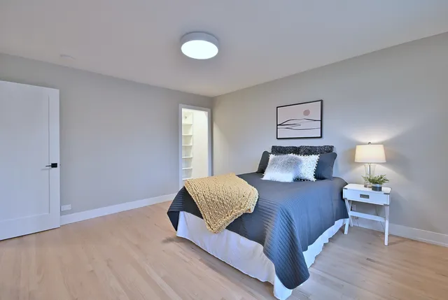 $1,100,000 | 705 Edgewood Avenue, Elmhurst, IL 60126