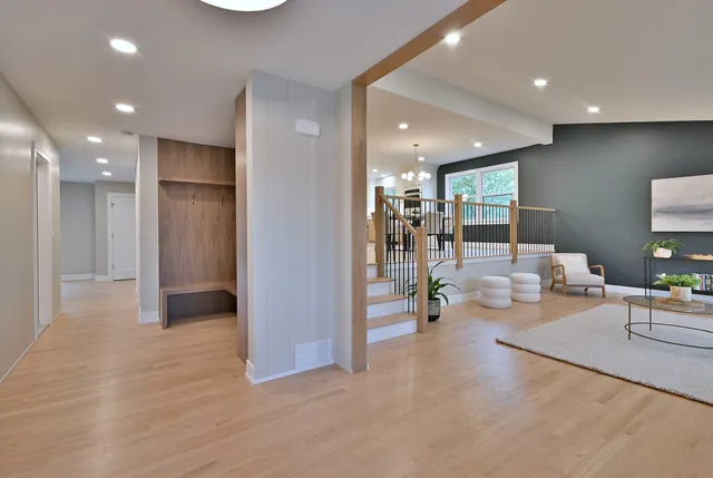 $1,100,000 | 705 Edgewood Avenue, Elmhurst, IL 60126