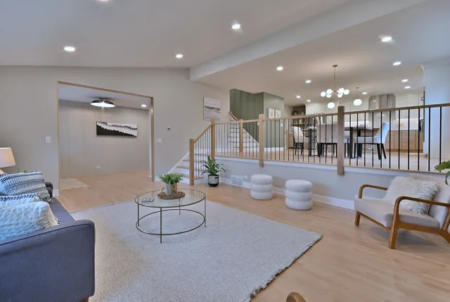 $1,100,000 | 705 Edgewood Avenue, Elmhurst, IL 60126