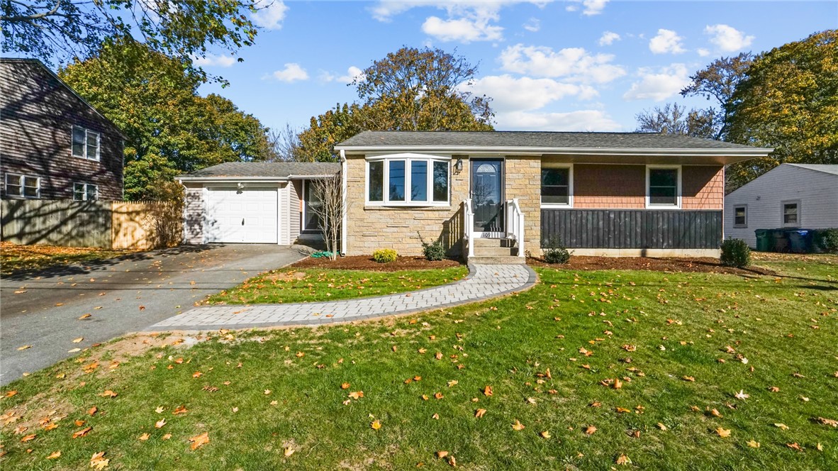 109 Vineyard Road Warwick, RI 02889 - Photo 3 of 50 Gallery Image 3
