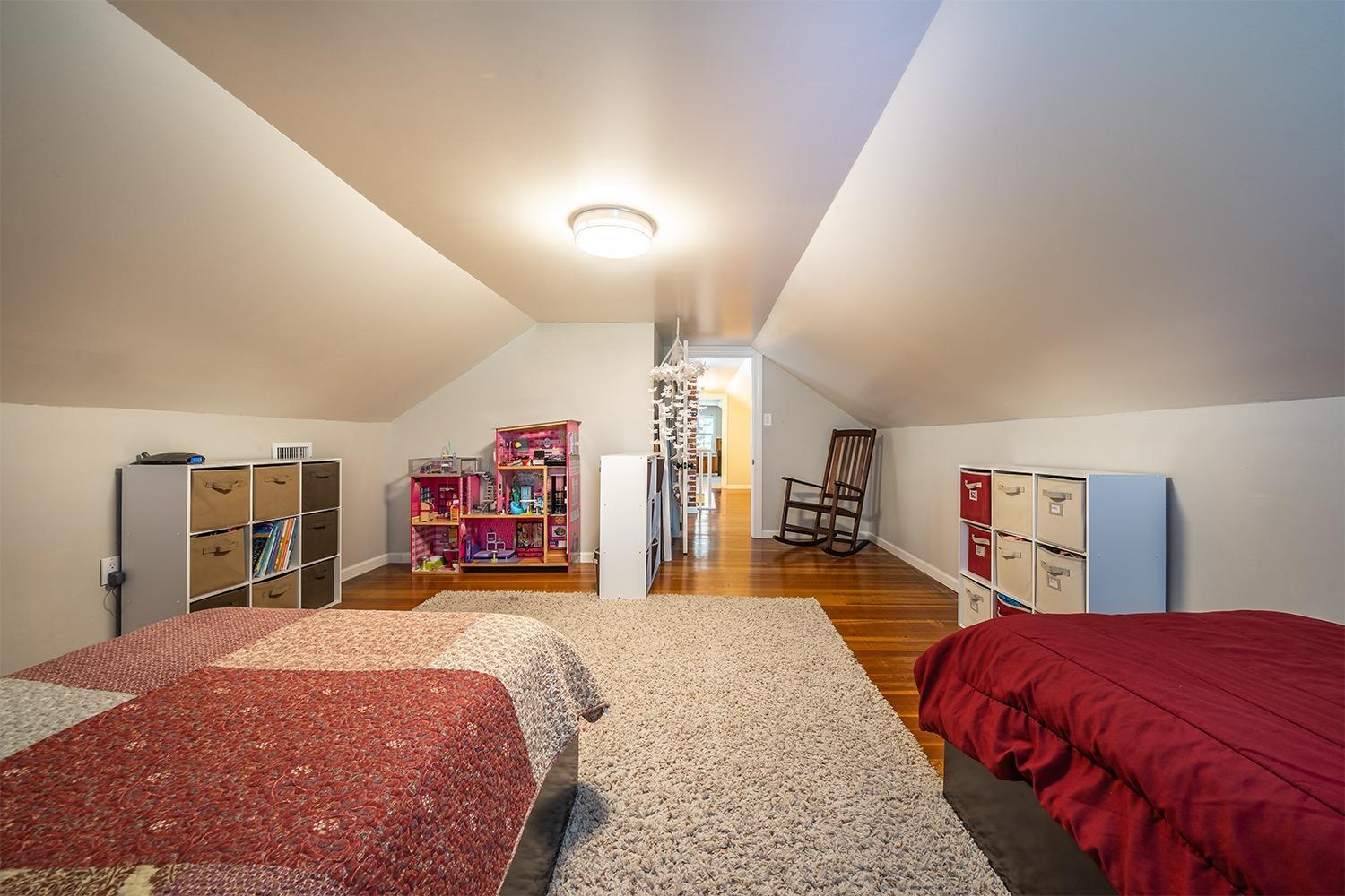 2404 Hillcrest Road Medford, OR 97504 - Photo 16 of 33 Additional Photo