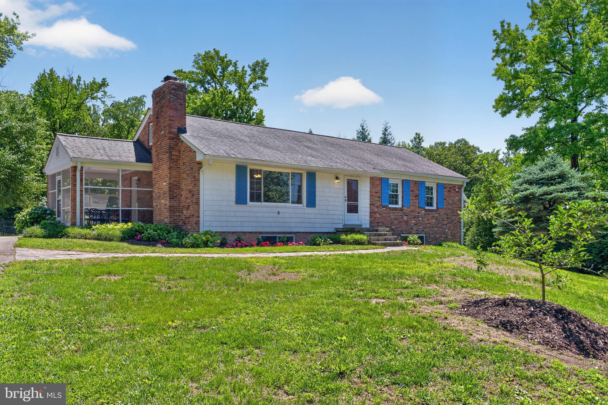 6727 Newington Road Lorton, VA 22079 - Photo 2 of 51