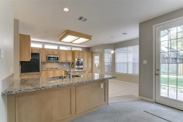 $2,950 | 30 Petalcup Place, The Woodlands, TX 77381