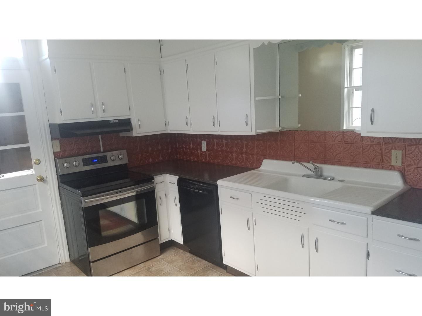 1348 Mineral Spring Road Reading, PA 19602 - Photo 9 of 21 Kitchen