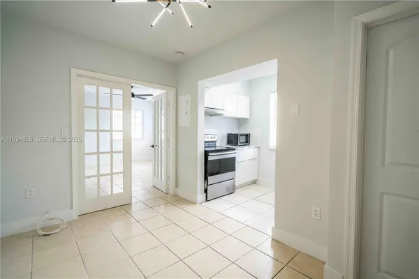 $1,900 | 920 Pennsylvania Avenue, Unit 203, Miami Beach, FL 33139