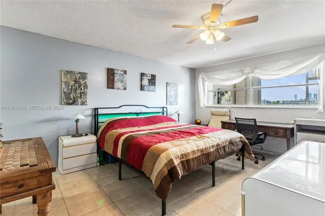 $1,925 | 2200 Diana Drive, Unit 306, Hallandale Beach, FL 33009