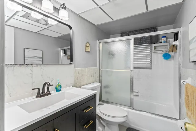 $1,925 | 2200 Diana Drive, Unit 306, Hallandale Beach, FL 33009