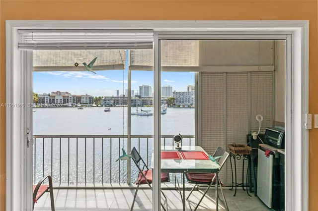 $1,925 | 2200 Diana Drive, Unit 306, Hallandale Beach, FL 33009