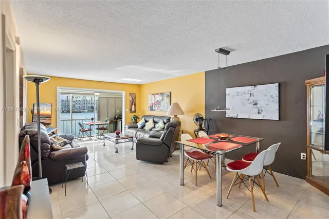 $1,925 | 2200 Diana Drive, Unit 306, Hallandale Beach, FL 33009