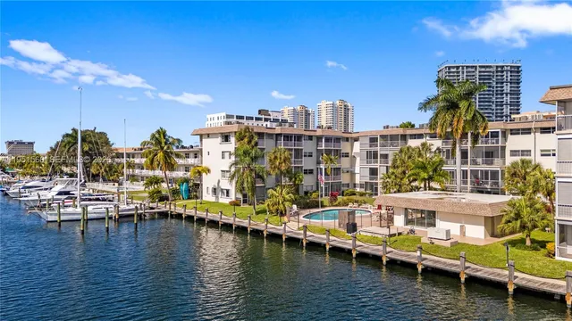 $1,925 | 2200 Diana Drive, Unit 306, Hallandale Beach, FL 33009