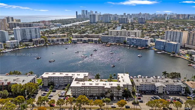 $1,925 | 2200 Diana Drive, Unit 306, Hallandale Beach, FL 33009