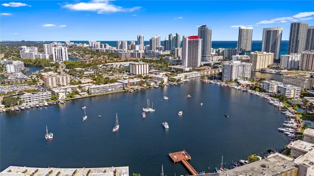 $1,925 | 2200 Diana Drive, Unit 306, Hallandale Beach, FL 33009