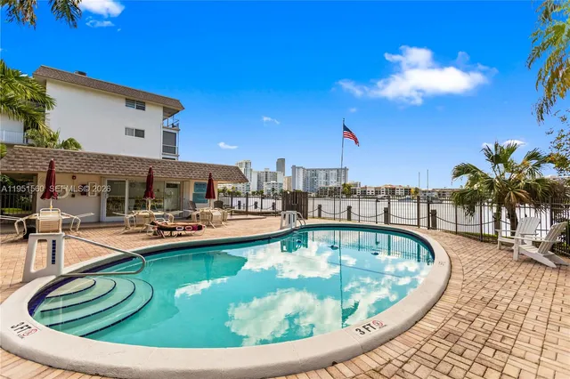 $1,925 | 2200 Diana Drive, Unit 306, Hallandale Beach, FL 33009