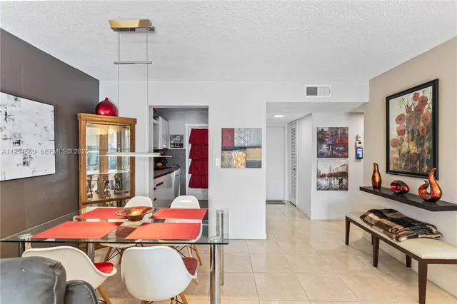 $1,925 | 2200 Diana Drive, Unit 306, Hallandale Beach, FL 33009