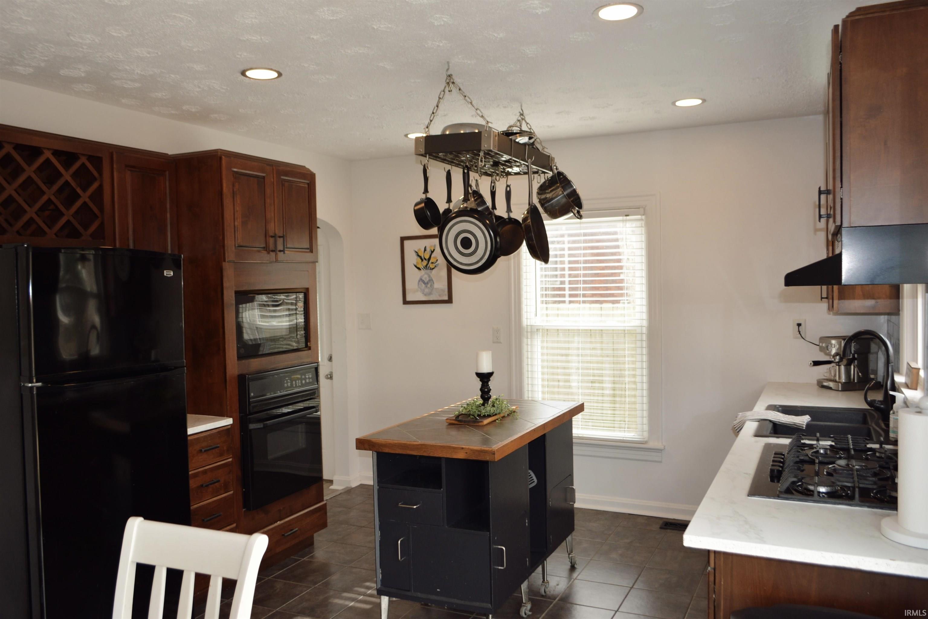 6016 Feltman Road Evansville, IN 47711 - Photo 4 of 30 Gallery Image 4