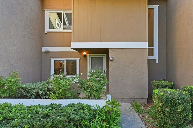 $750,000 | 17 Cheyenne, Unit 64, Irvine, CA 92604