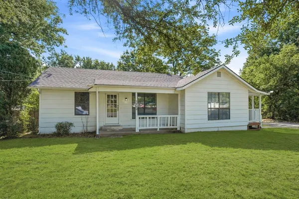$219,000 | 1800 Island Bayou, Bonham, TX 75418