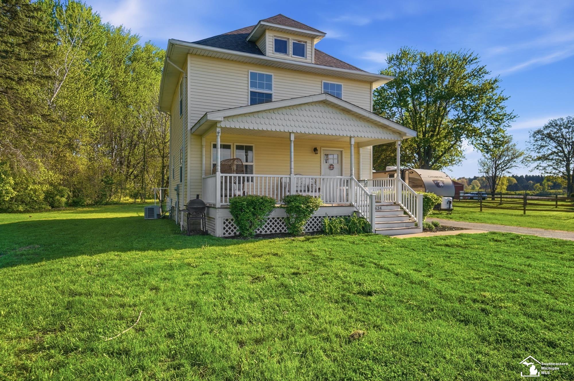 2634 Stewart Road Monroe, MI 48162 - Photo 2 of 43