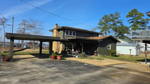 $425,000 | 1136 White Lake Drive, Elizabethtown, NC 28337