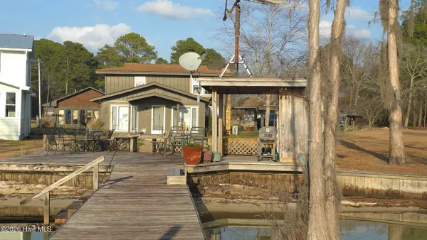 $425,000 | 1136 White Lake Drive, Elizabethtown, NC 28337