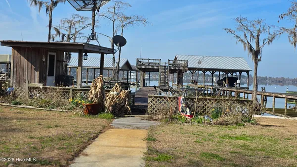 $425,000 | 1136 White Lake Drive, Elizabethtown, NC 28337