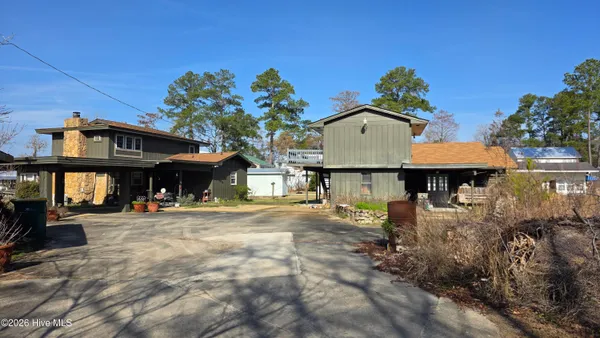 $425,000 | 1136 White Lake Drive, Elizabethtown, NC 28337